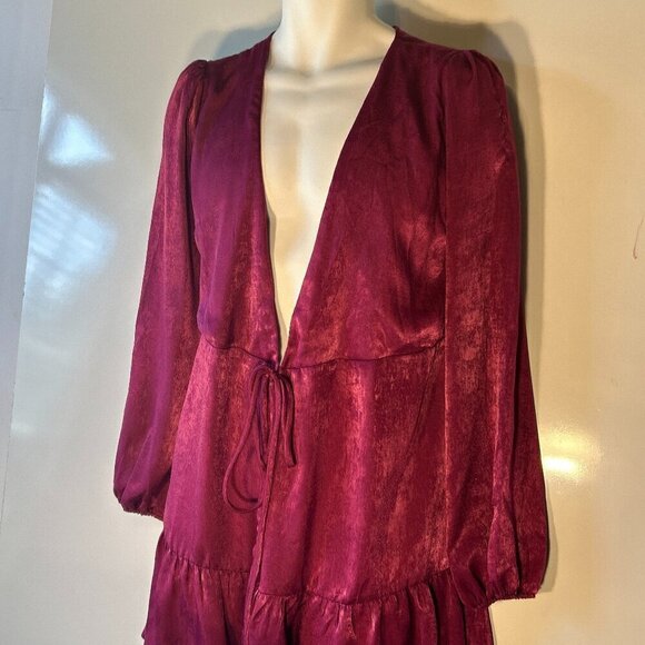 Lulu's NWT SZ L Open tie front purple silky robe or top comfy layering romantic - Picture 3 of 10